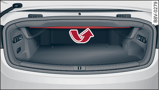 Fig. 39 Luggage compartment: Variable storage box in raised position