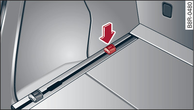 Luggage compartment: Moving the fastening rings*