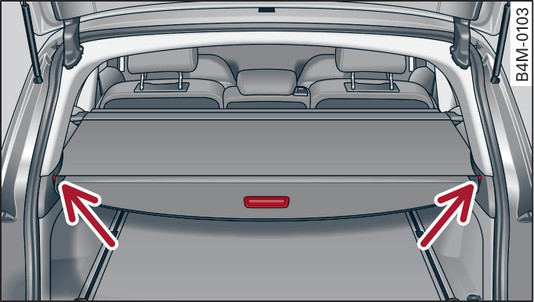 Fig. 71 Luggage compartment: Cover hooked into place